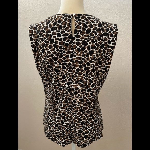 Calvin Klein Giraffe 🦒 Print Sleeveless Top. - Picture 2 of 8